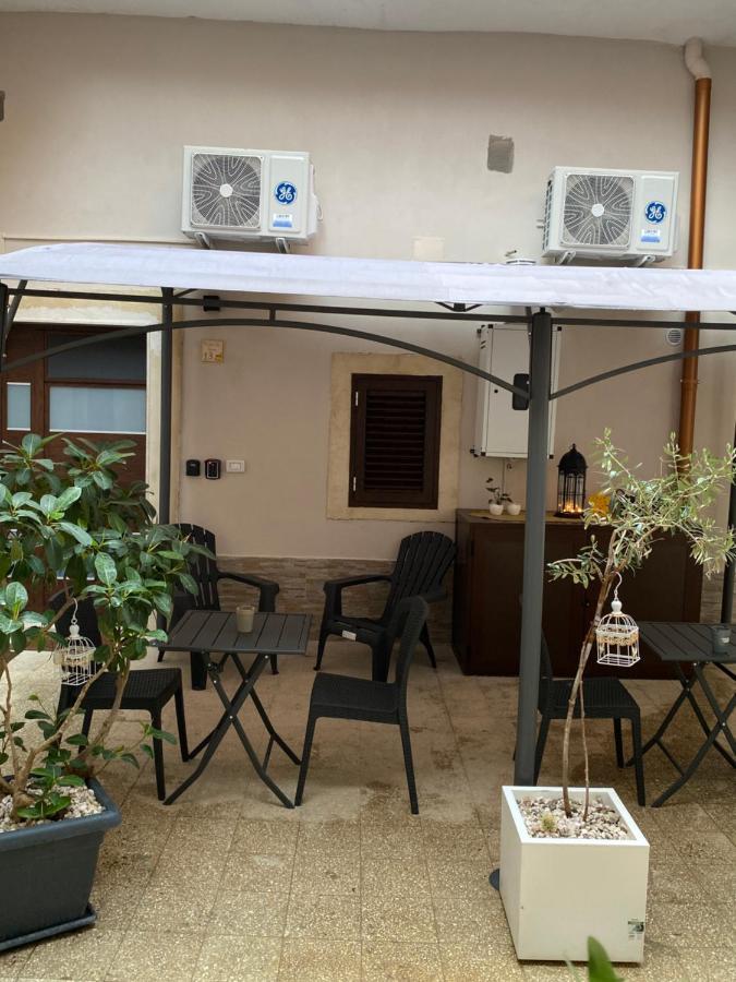 Il Cortiletto28 Rooms & House سيراكوزا المظهر الخارجي الصورة