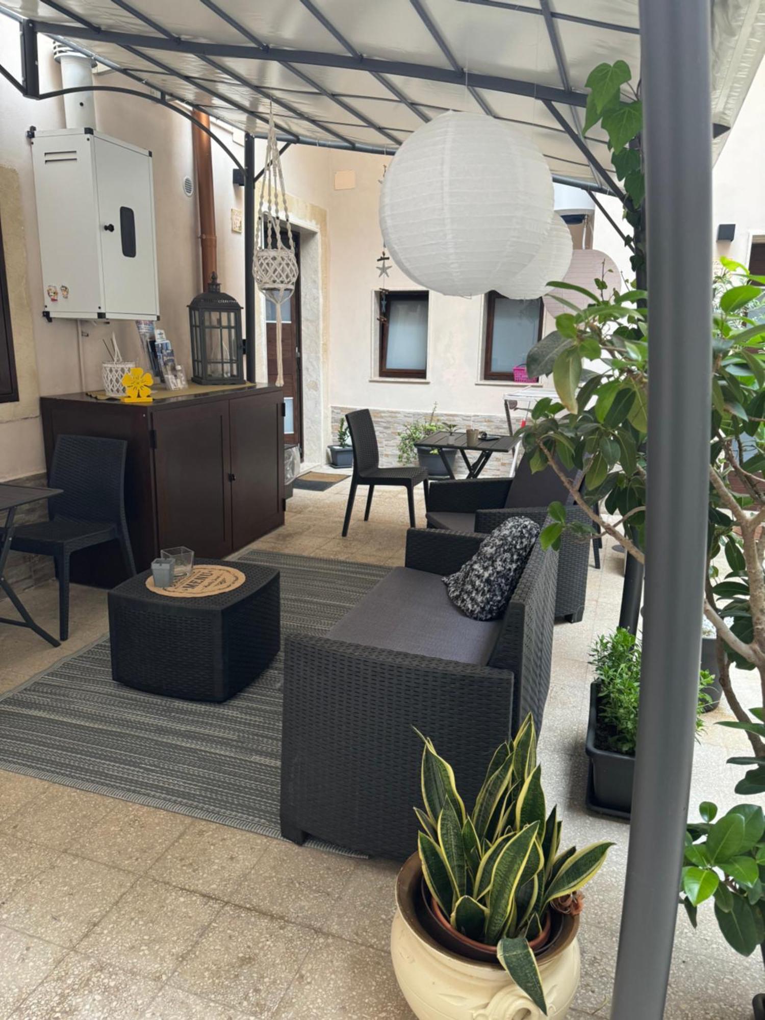 Il Cortiletto28 Rooms & House سيراكوزا المظهر الخارجي الصورة
